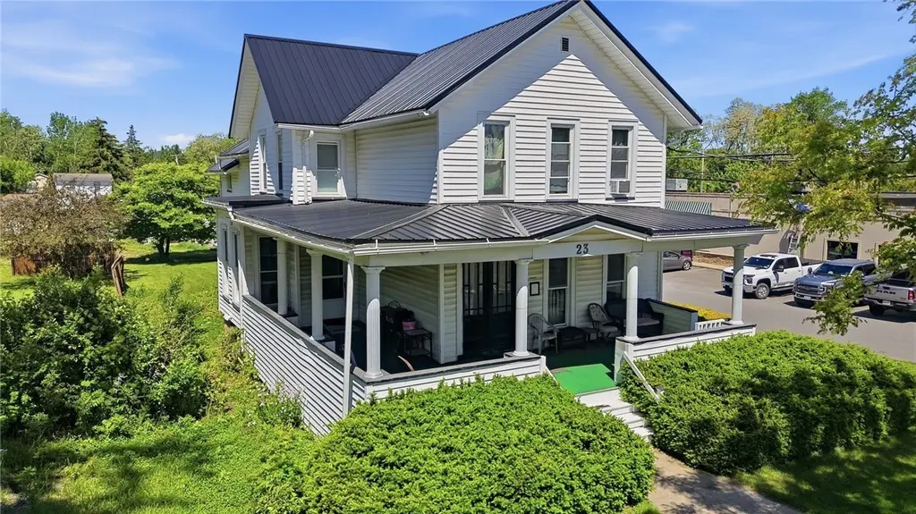 23 N Main St