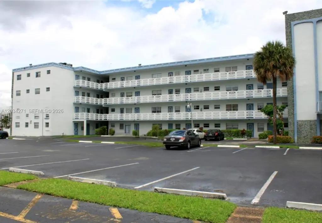 4090 NW 42nd Ave #304