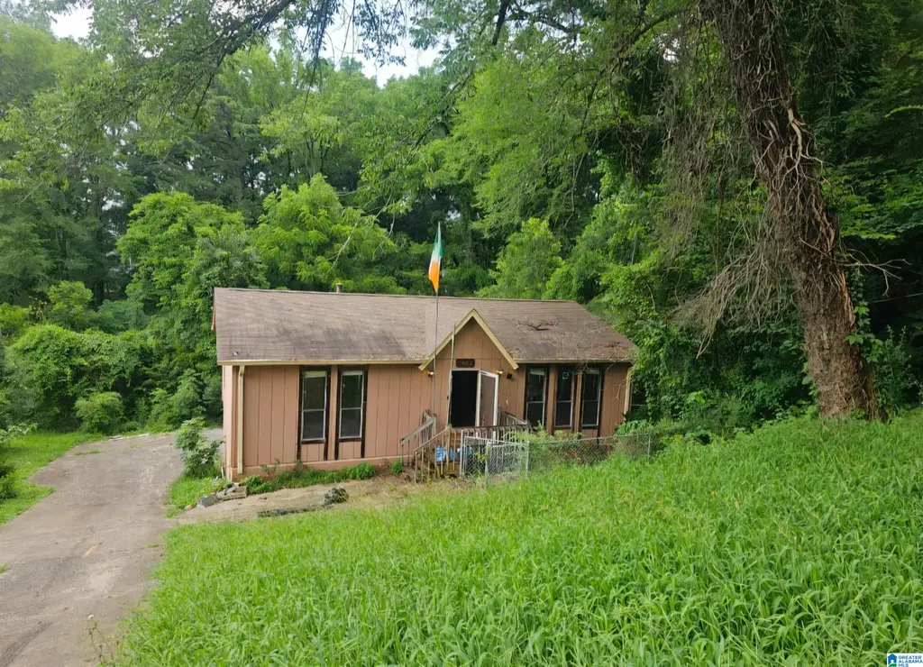 1652 Azalea Dr