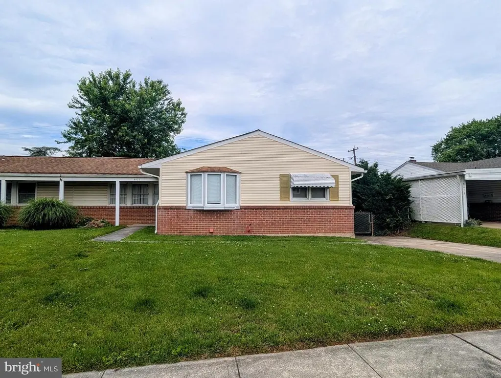 8421 Hallmark Cir