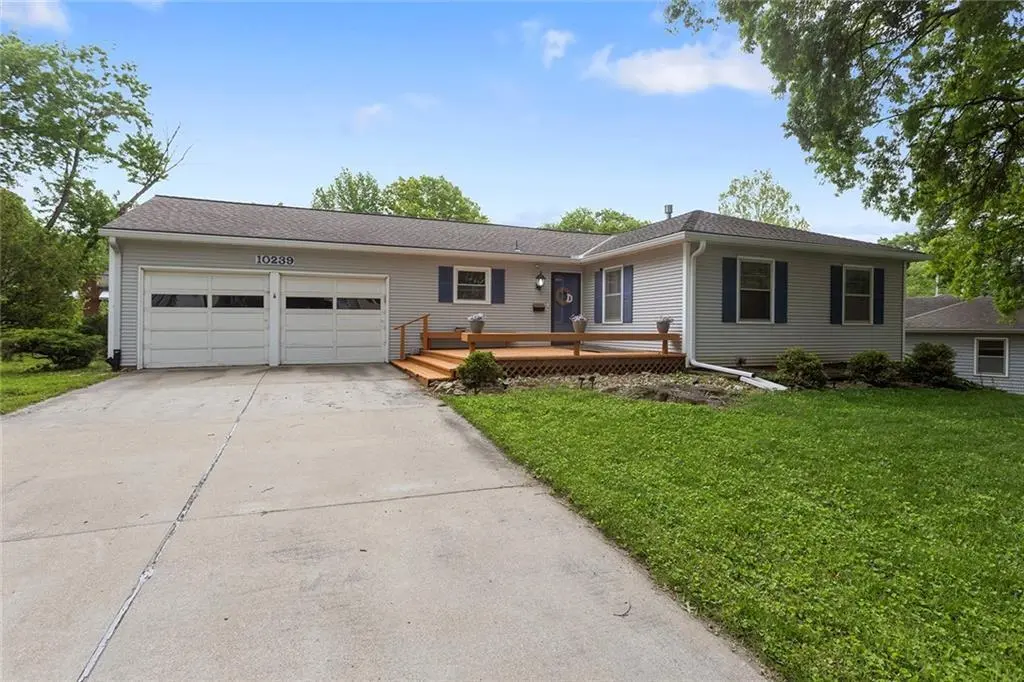 10239 Outlook Dr