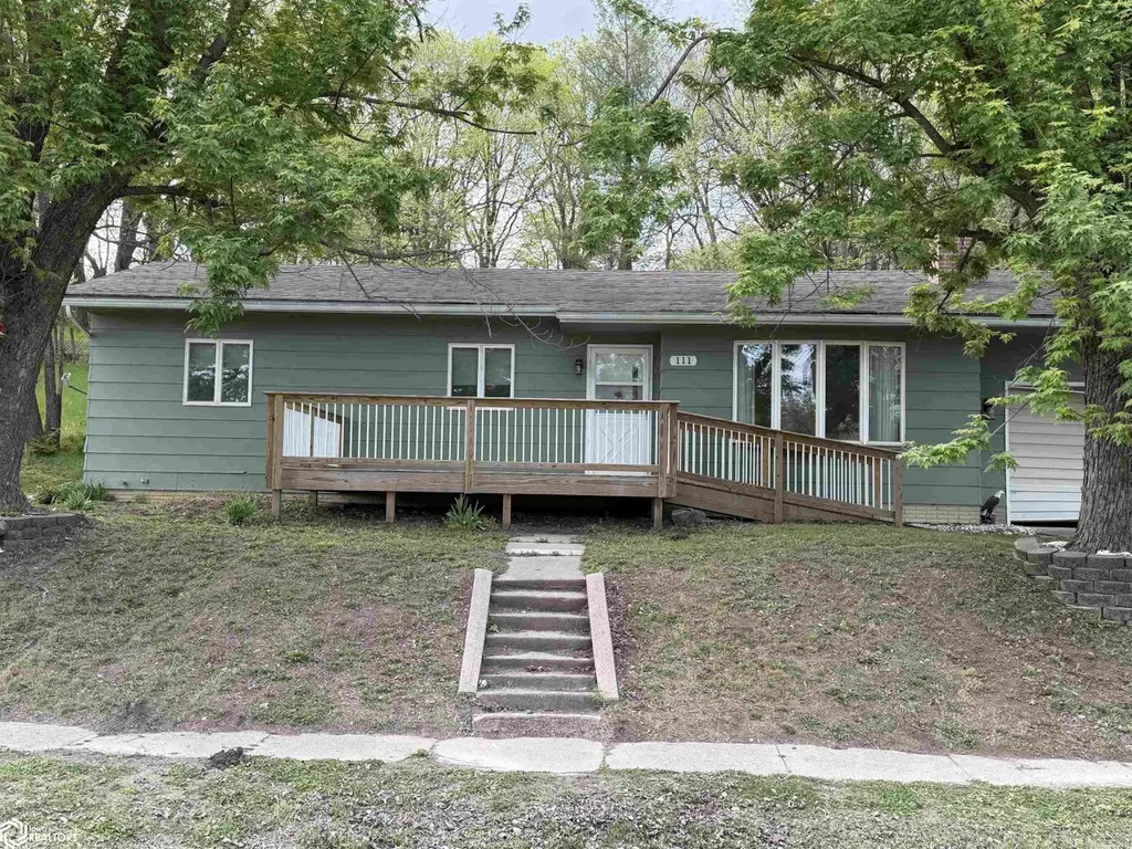 111 Kells Ave