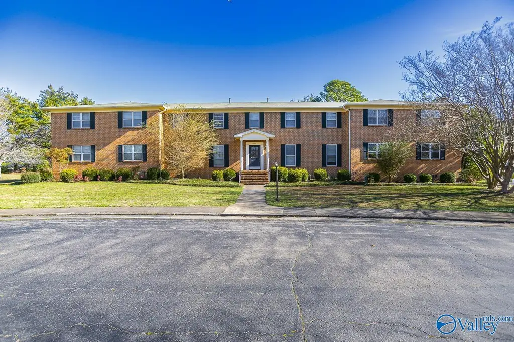 8204 Willowbrook Cir Unit C