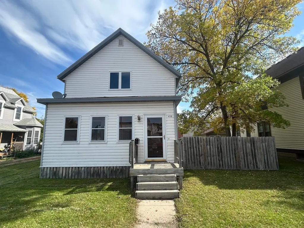 408 Main Ave N