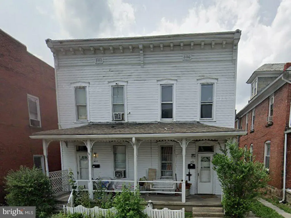 435 Grand Ave