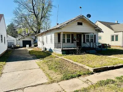 719 W Florence Ave