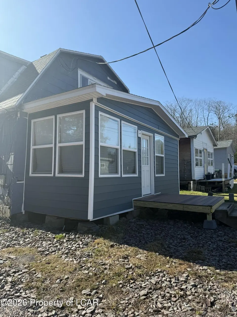 2 Noble St