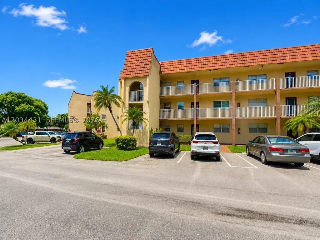 2801 N Pine Island Rd #304