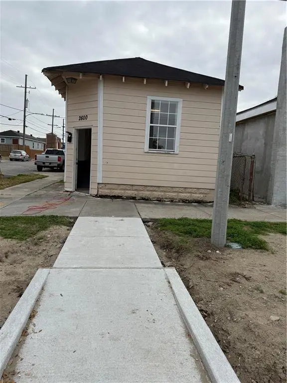 2600 S Galvez St
