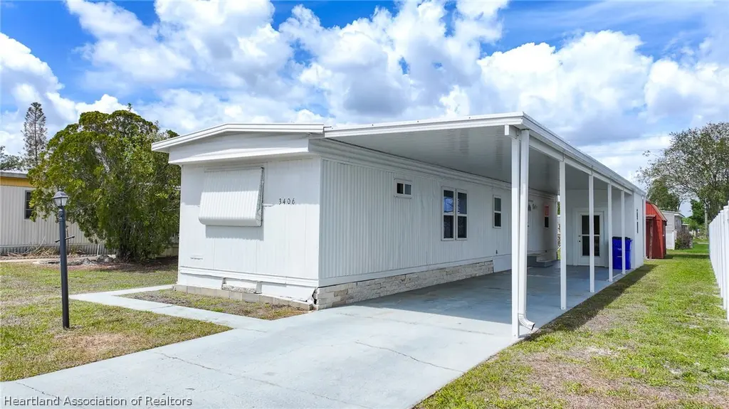 3406 Fairmount Dr