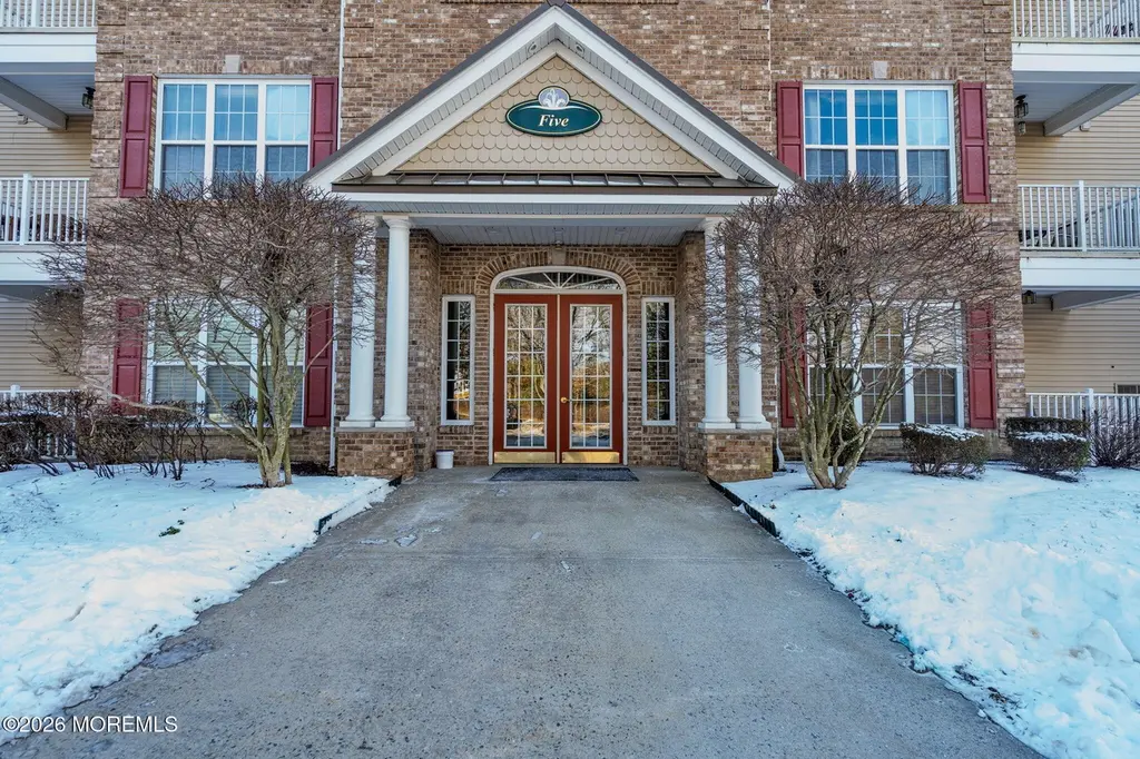 515 Sophee Ln #1000