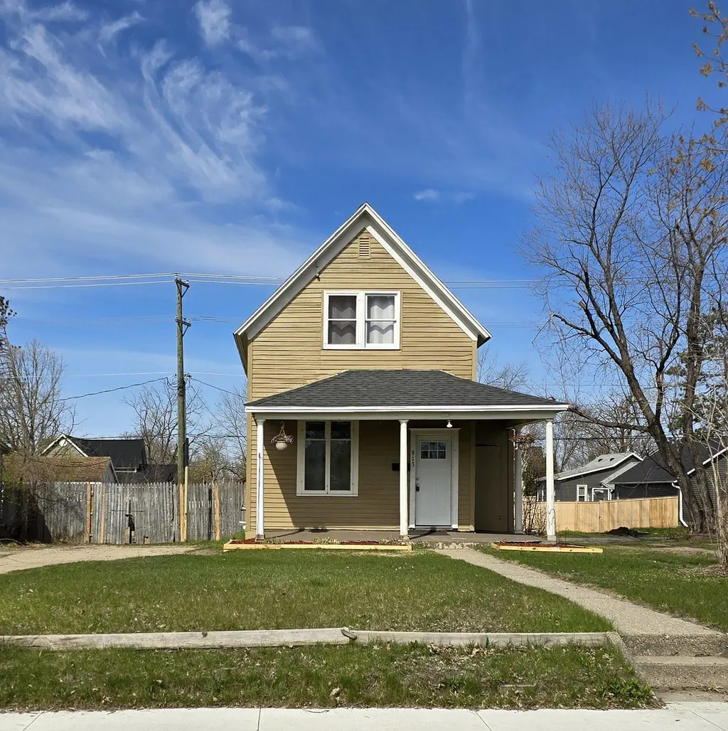 913 Mississippi Ave NW