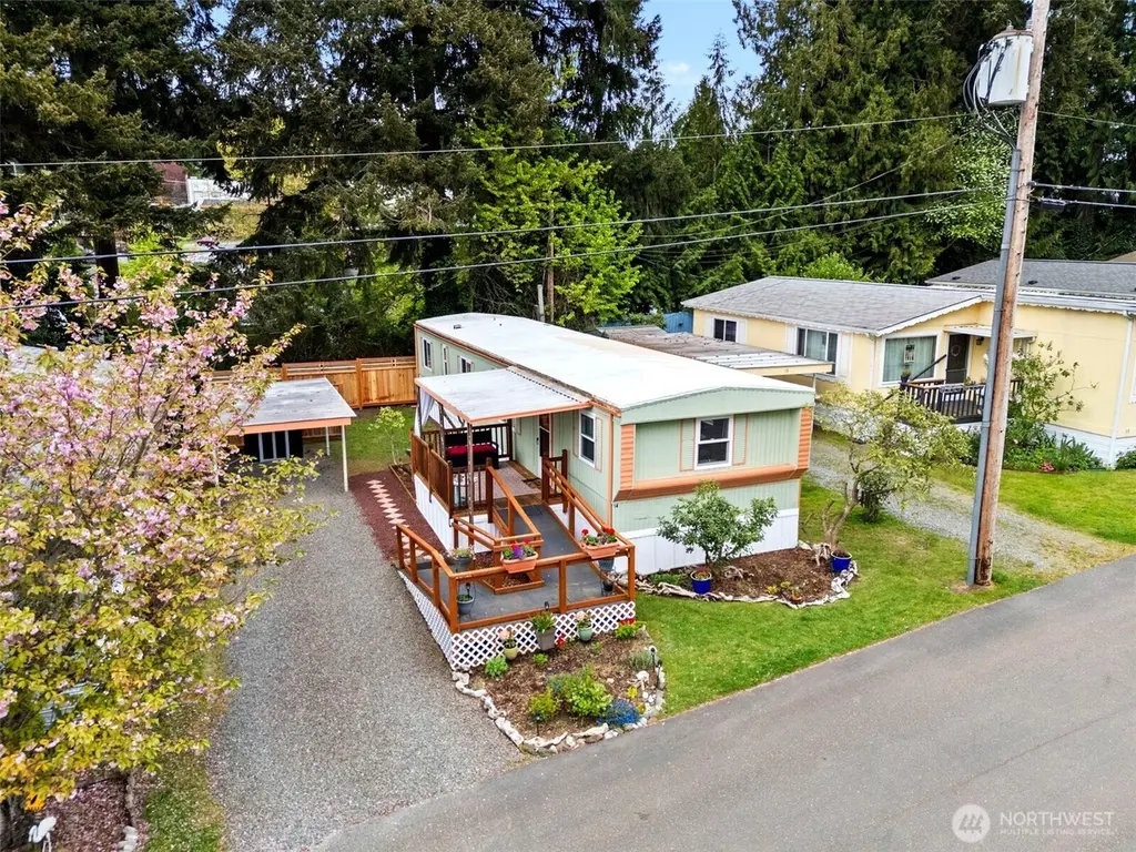 600 NE Lincoln Rd #14