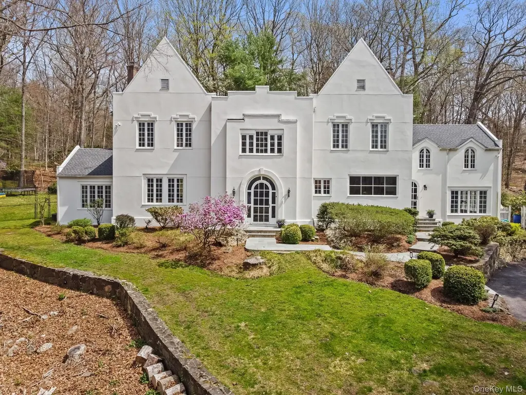 17 Spyrock Rd