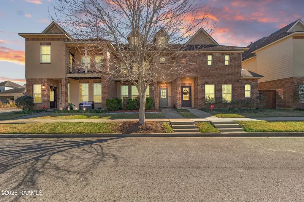 102 Stonehurst Dr