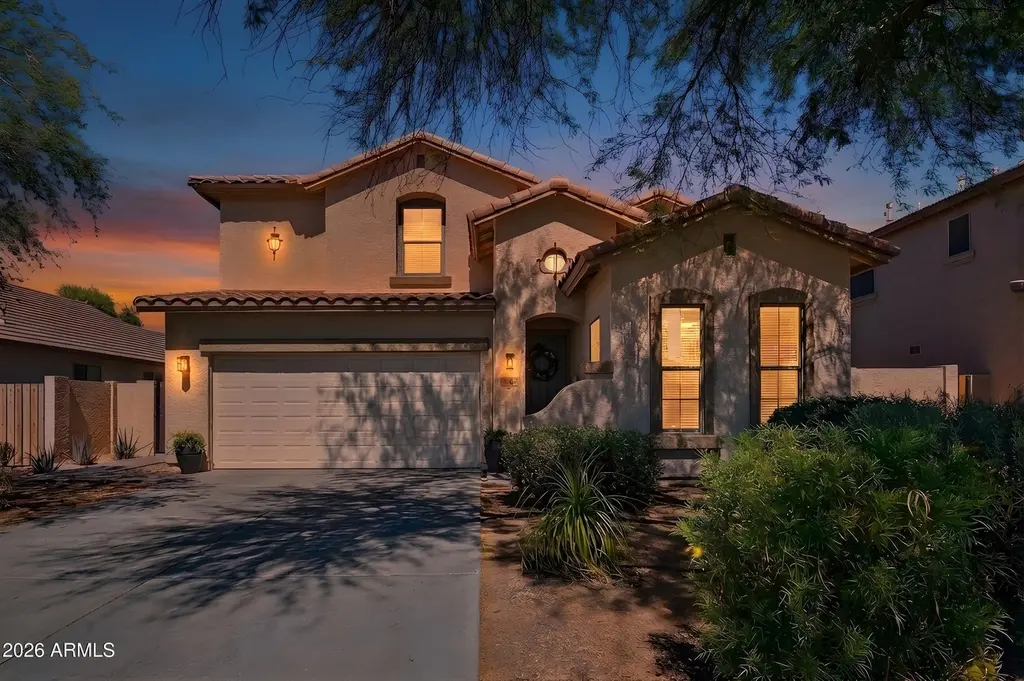 3320 E Merlot St