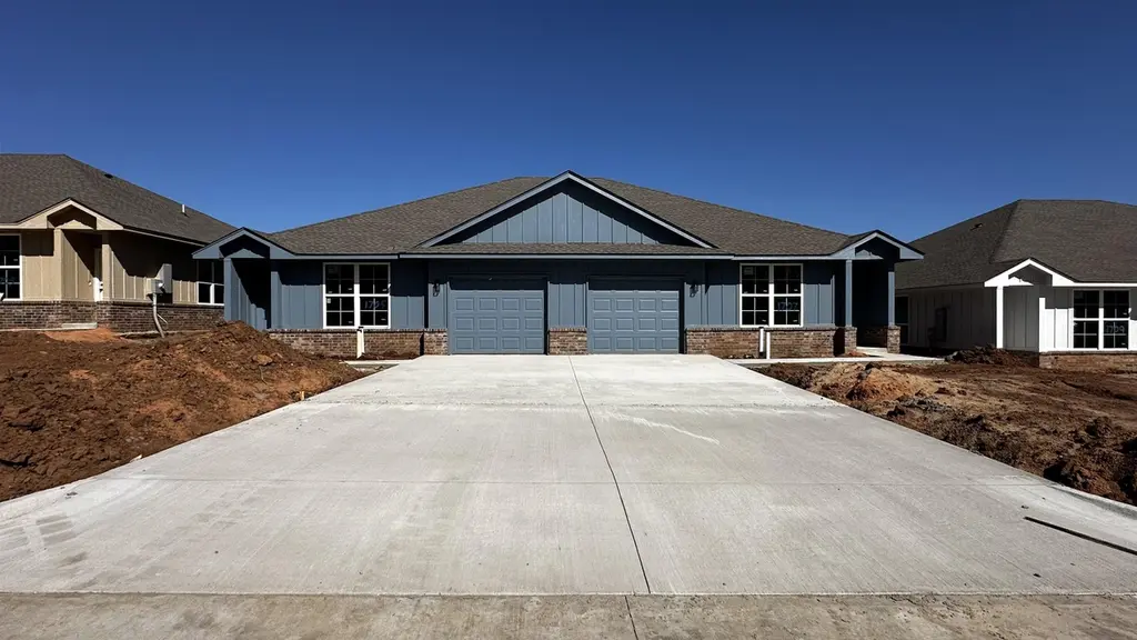 1704 East Creek Dr