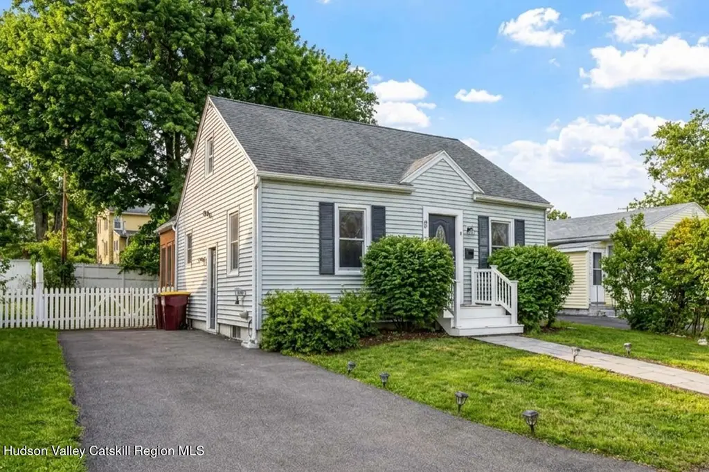 51 Milo St N