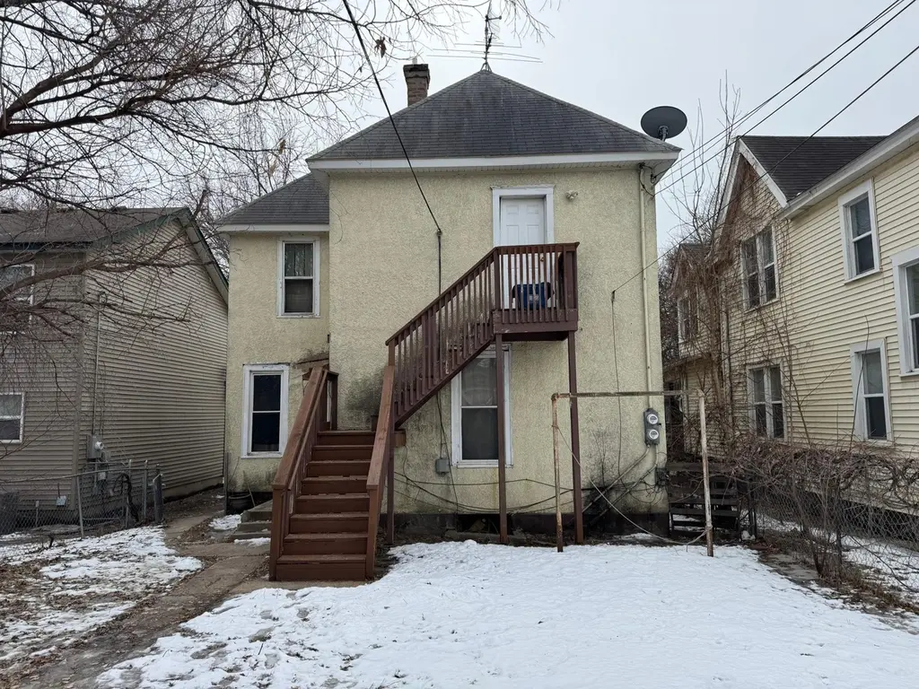 895 Edmund Ave