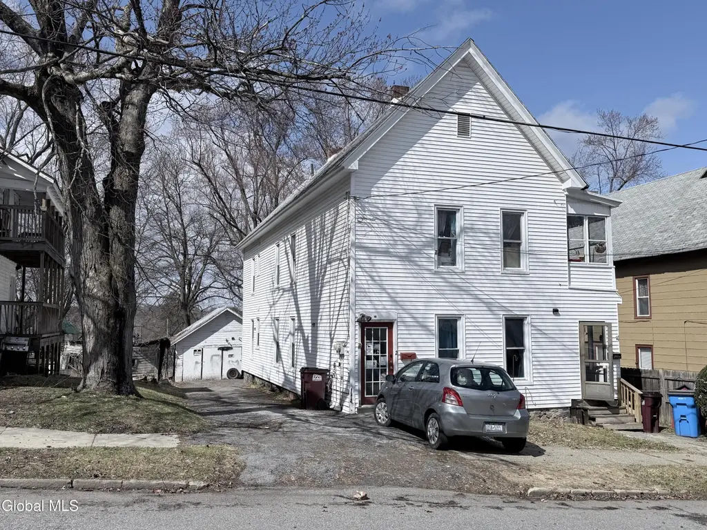 50 Montgomery St