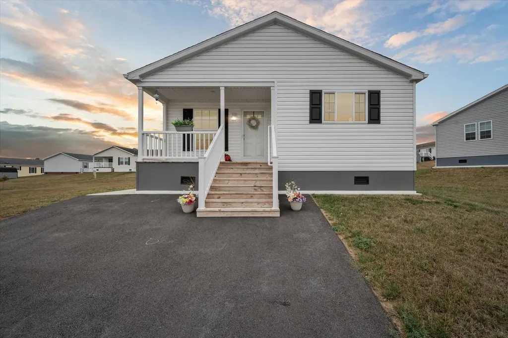 311 Oriole Dr