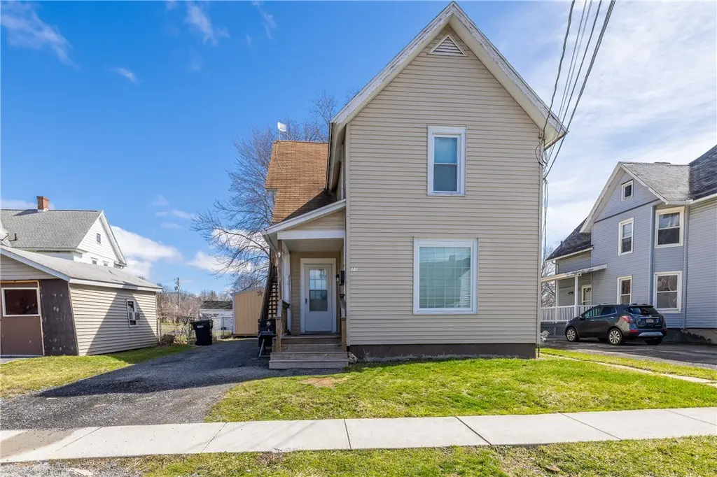 11 Hallenbeck Ave