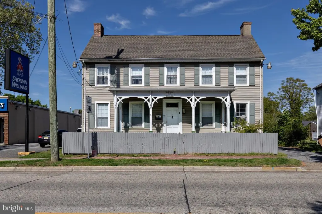 324 E Broadway