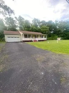 2428 Edwards Ln