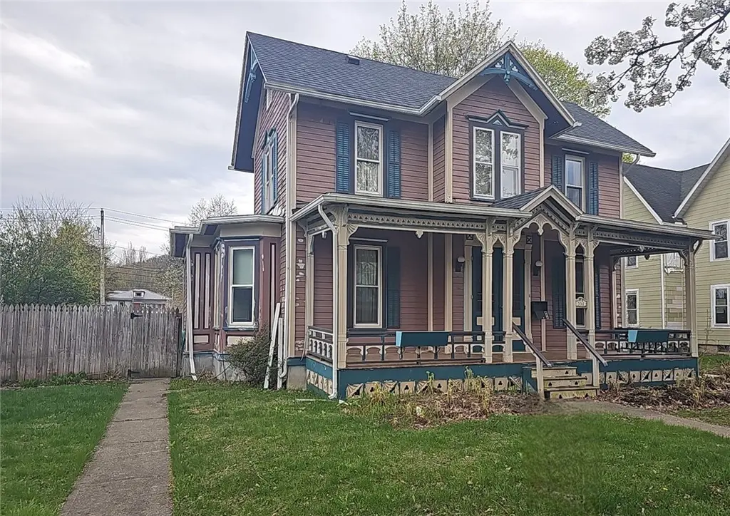 332 E 2nd St