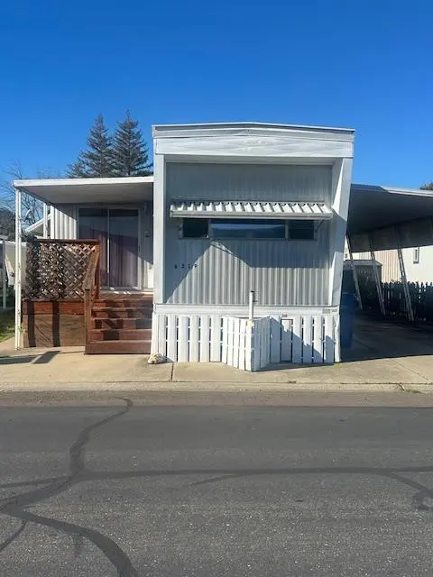 6219 Calgary Ave #90