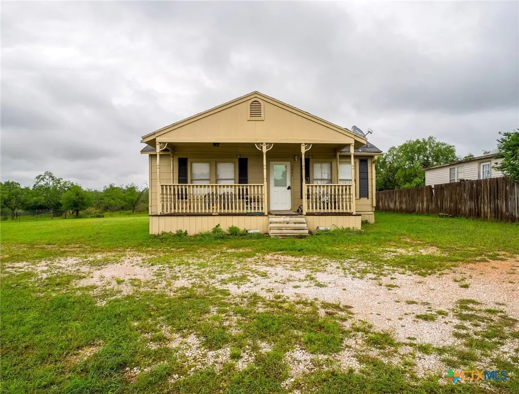 3851 Hermosa Dr