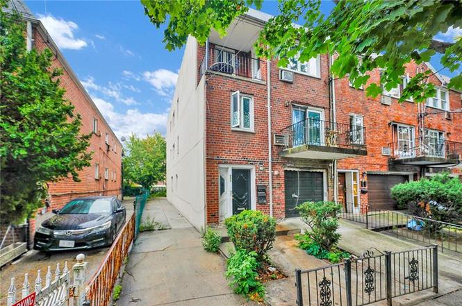592 E 81 St