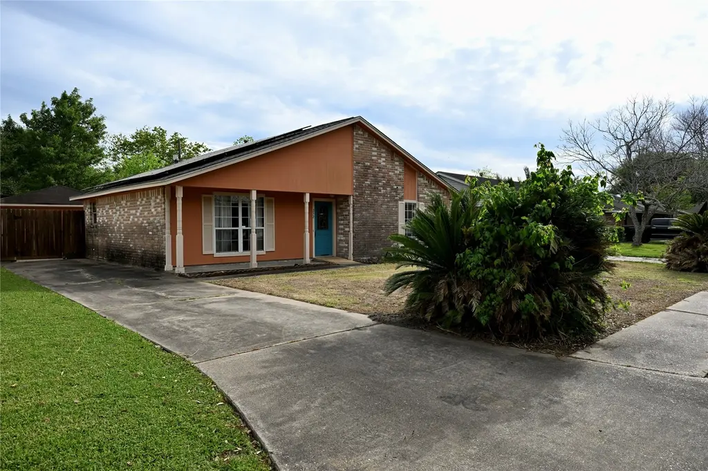 252 Bastrop St