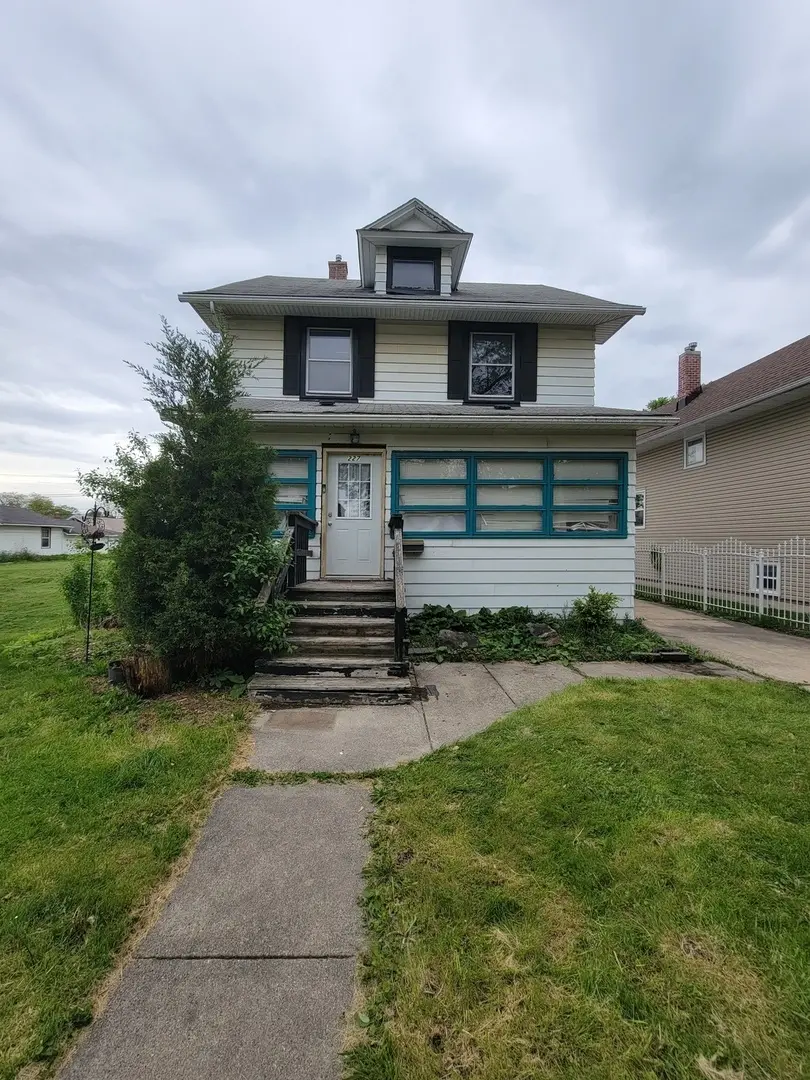 227 W 16th Pl