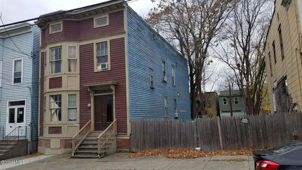 322 Orange St