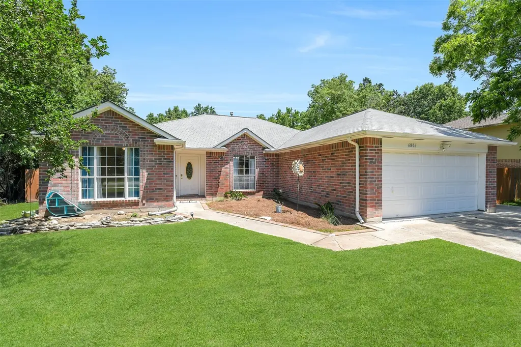6806 Woodland Oaks