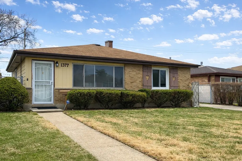 1377 Greenbay Ave