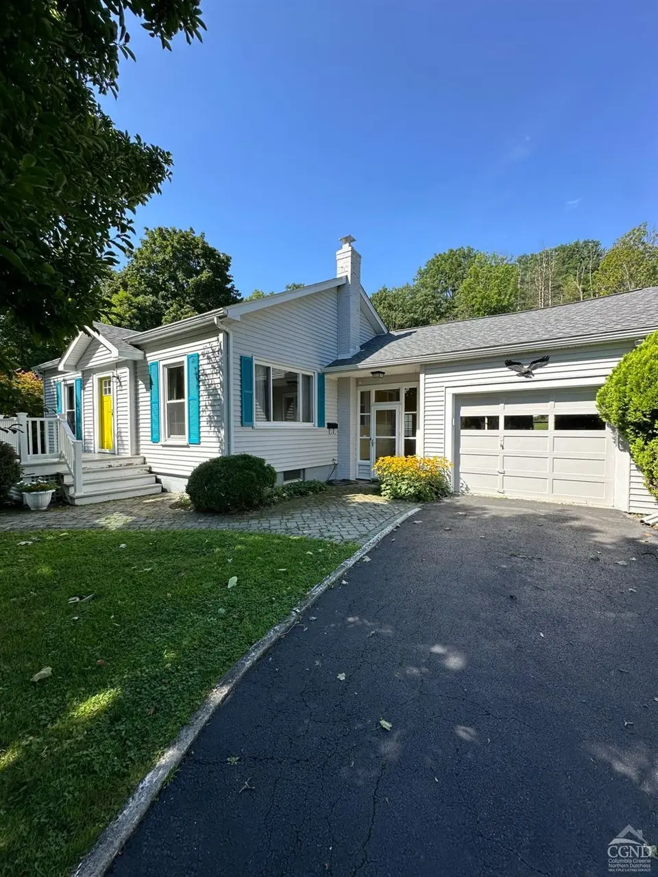 112 Riverside Ave