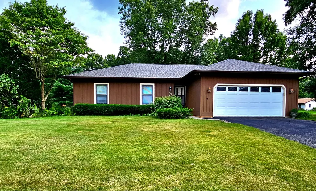 300 Hidden Forest Ln