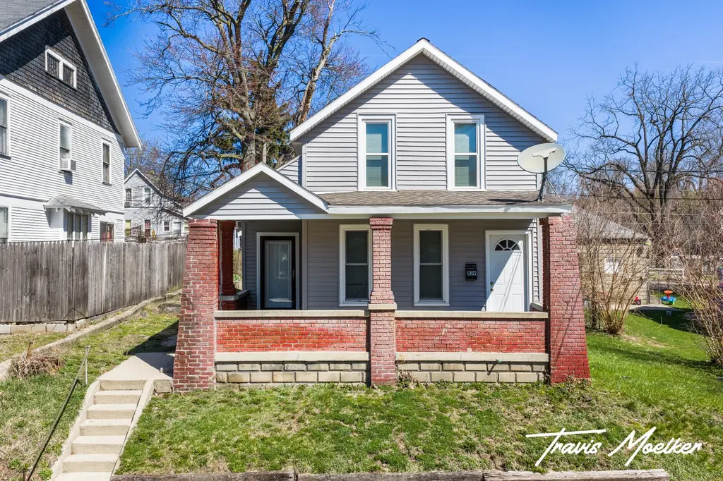 839 Baxter St SE