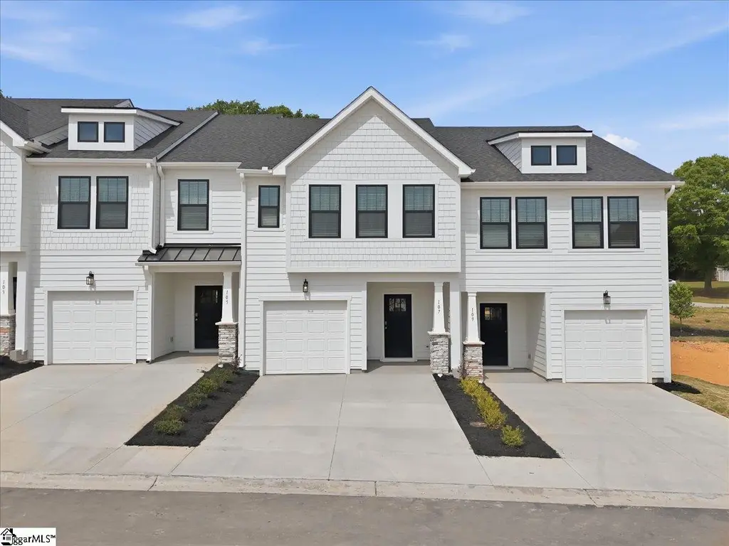 107 Redfield Pl