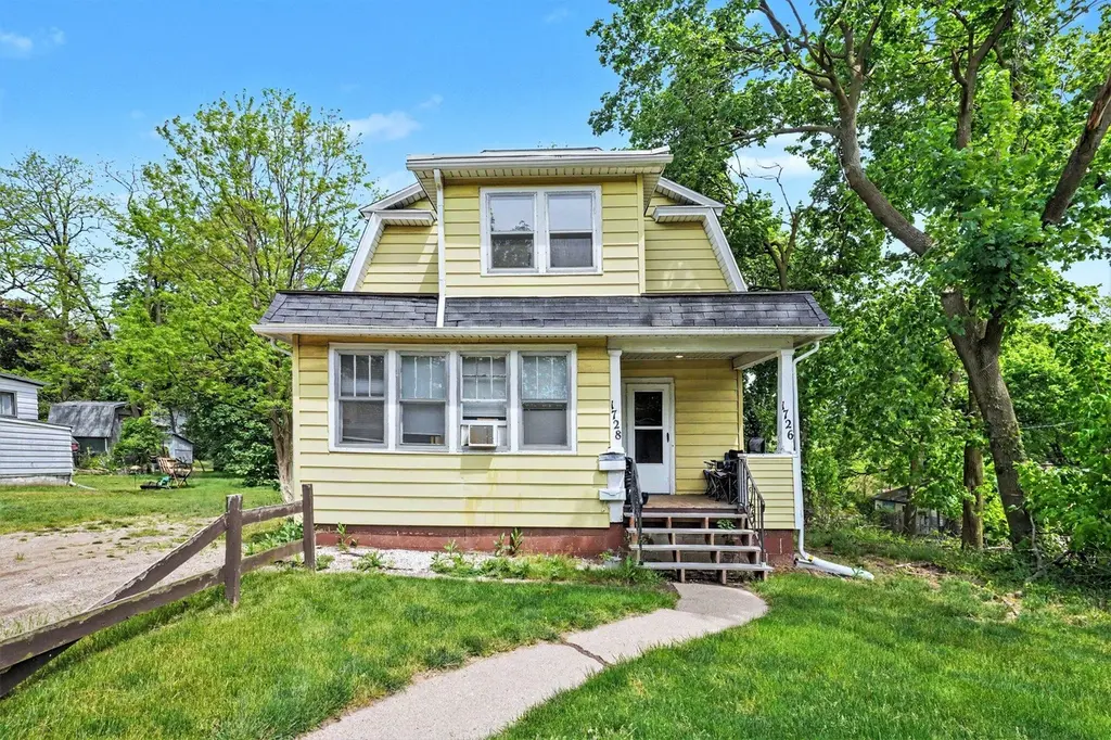 1726-1728 Commonwealth Ave