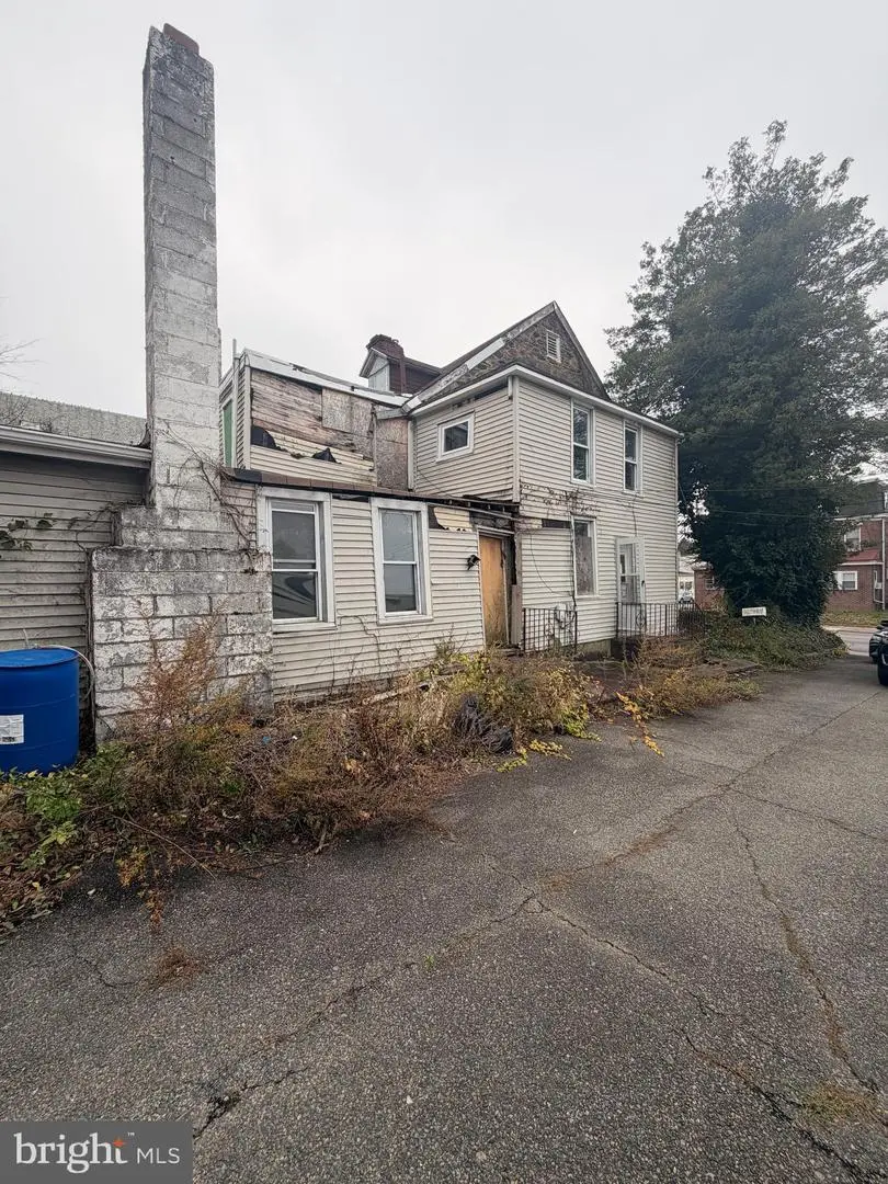1125 Main St