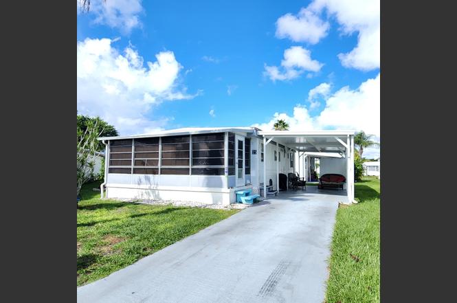 15 Indigo Ln