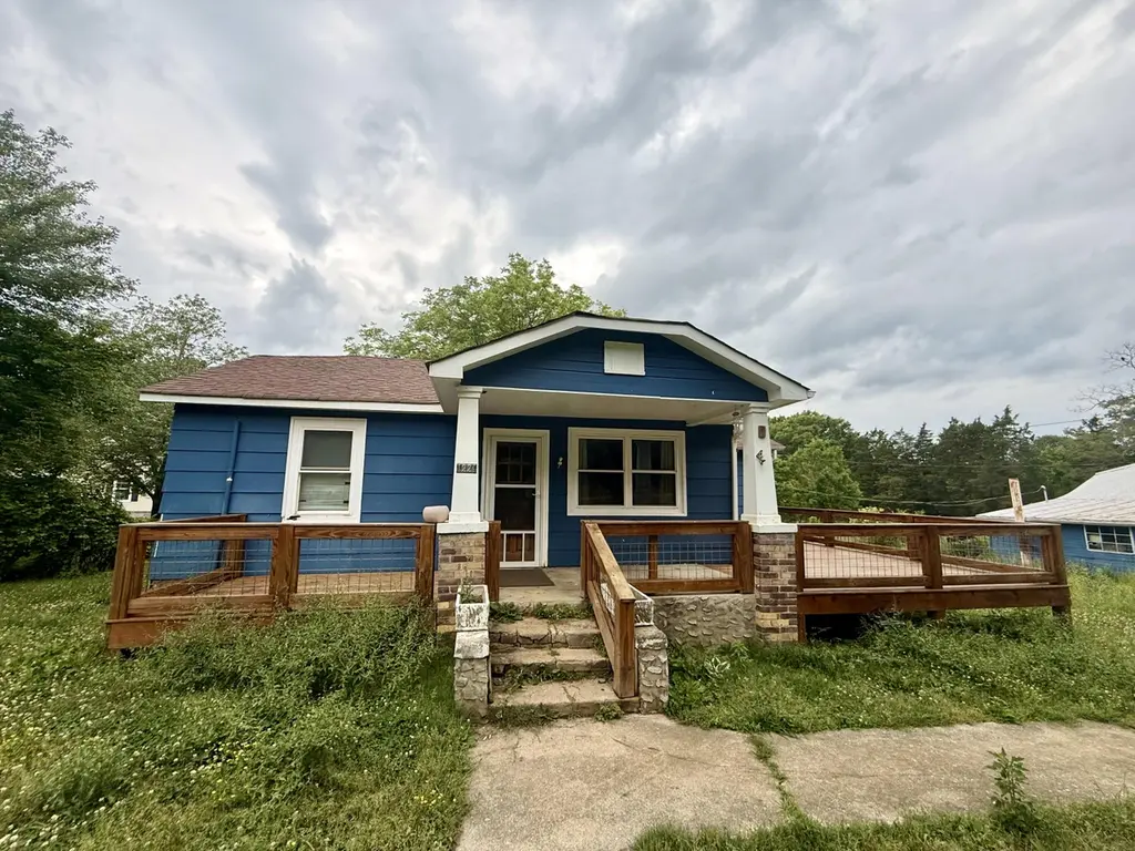 1224 Arnold Rd