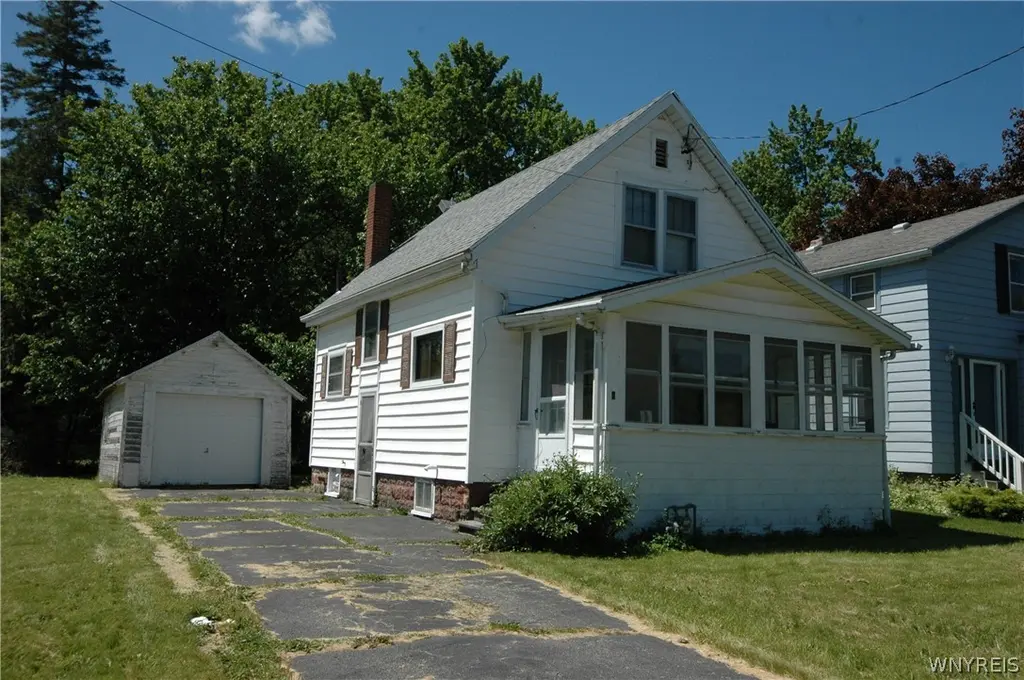 8 Denio St
