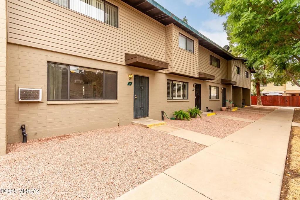 1330 S Avenida Polar Unit E-9