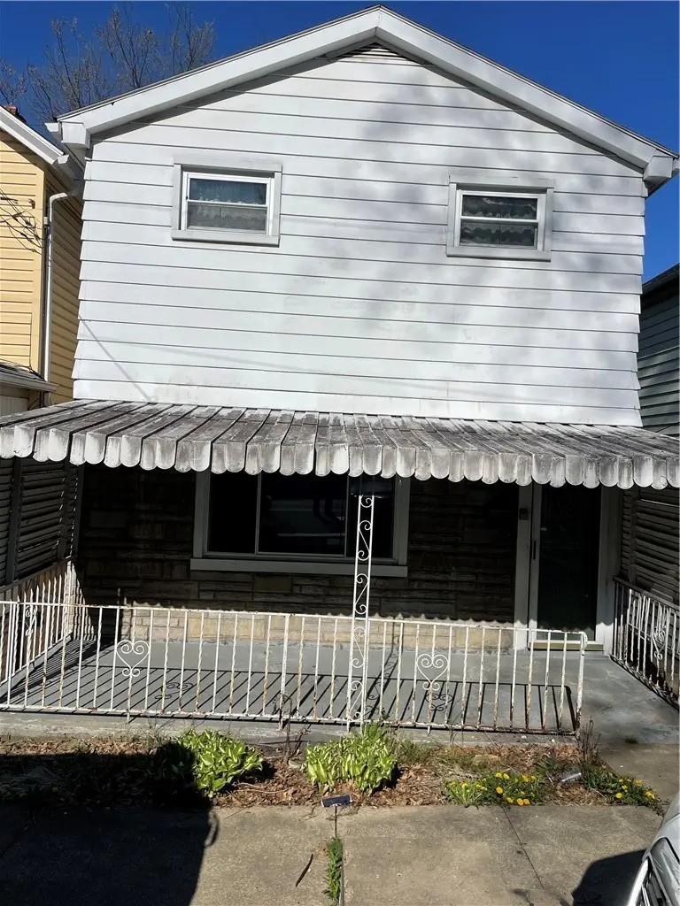 702 Lookout Ave