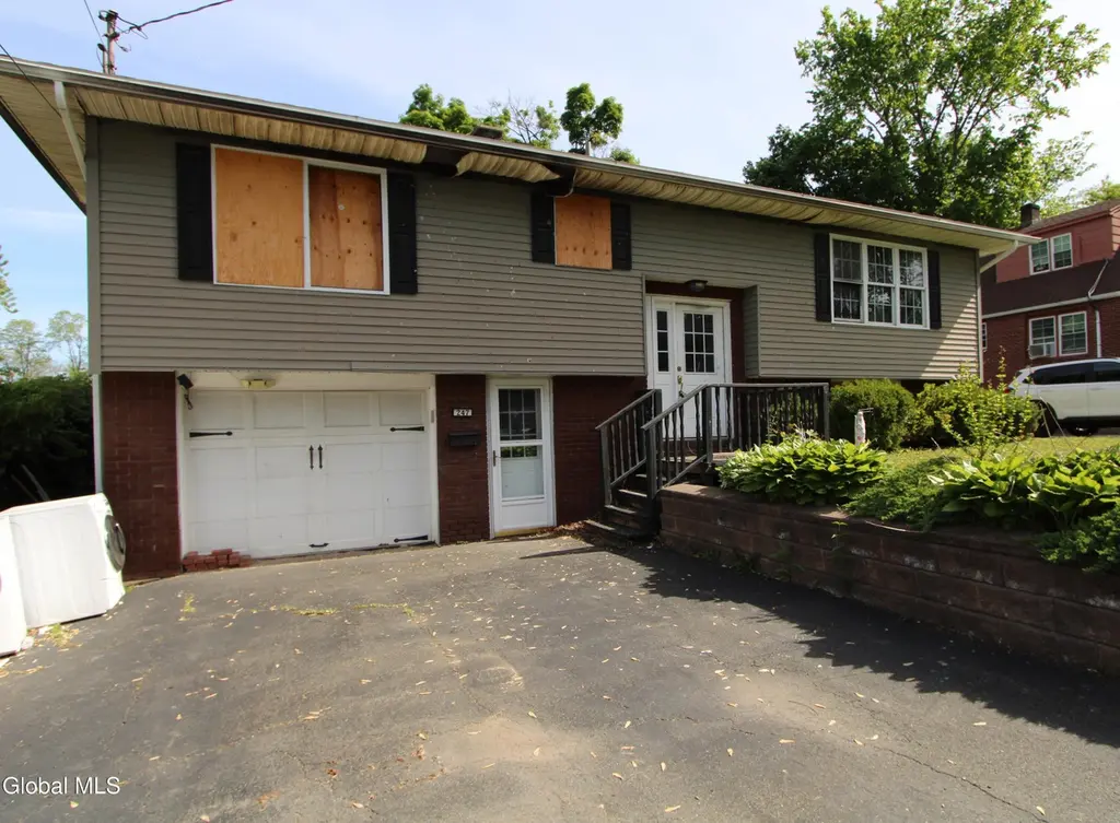 247 Pinehurst Ave