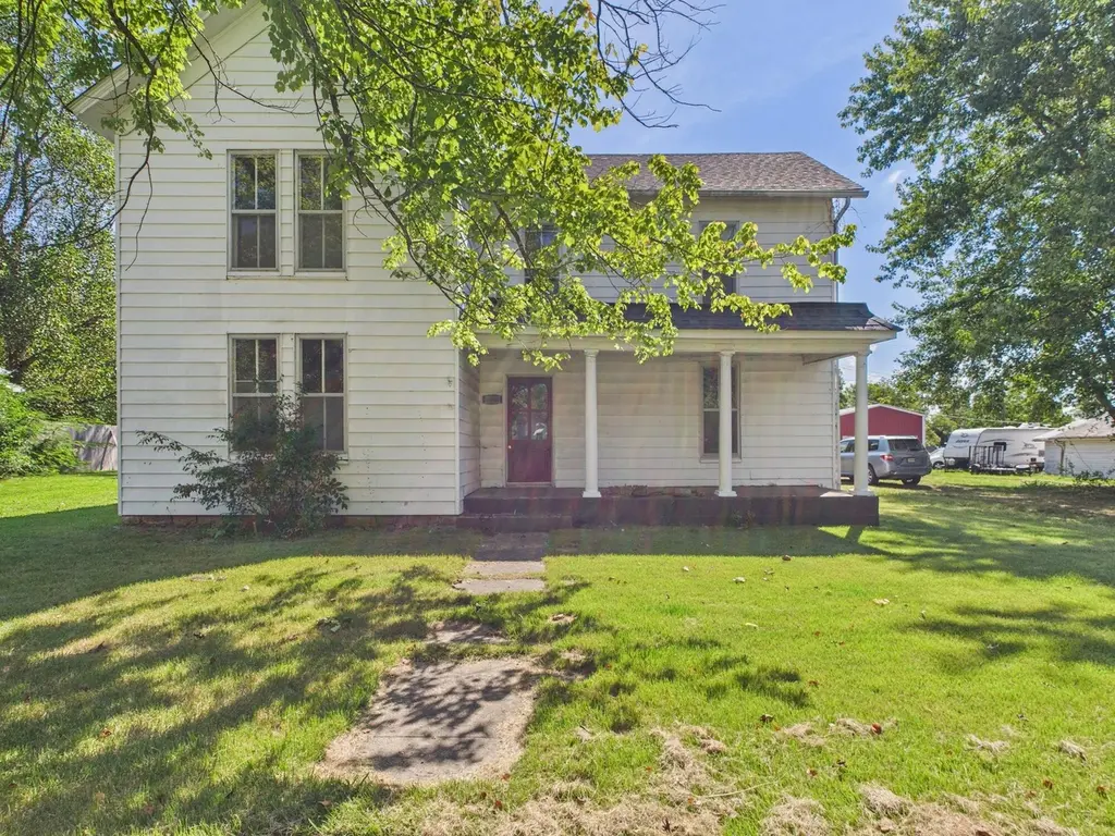 212 N Main St